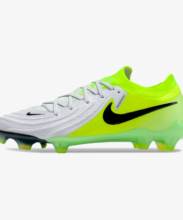 Chuteira Nike Phantom GX II FG - Verde e Branco - Pack Mad Voltage